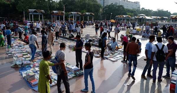 Daryaganj Book Market: History, Shops, Nearby Places & Transport
